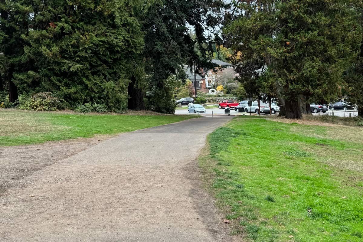 Pathway down to the beach when coming from the parking lot.