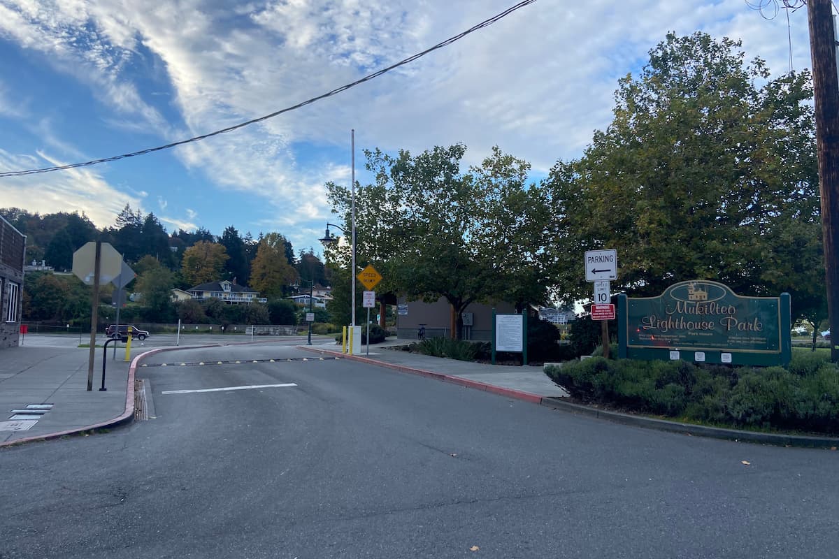 Entrance to the park.
